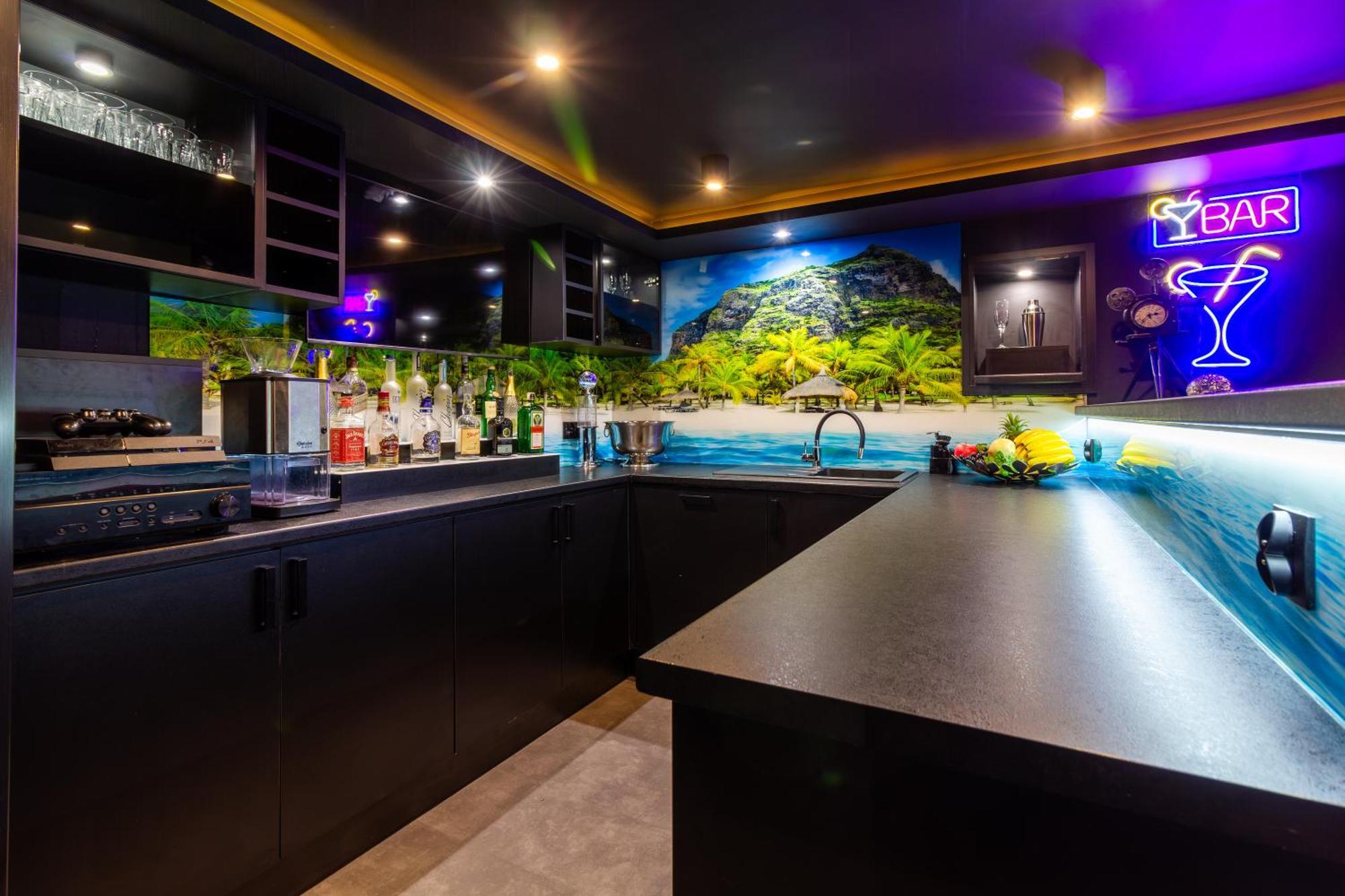 Housecube, Bar , Prywatne Kino, Bilard , Luxus Βίλα Βρότσλαβ Εξωτερικό φωτογραφία